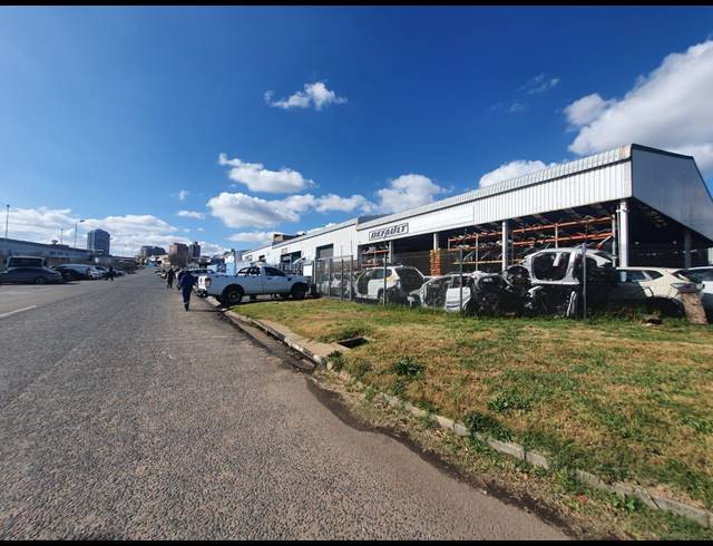4,911M² WAREHOUSE FOR SALE IN SELBY